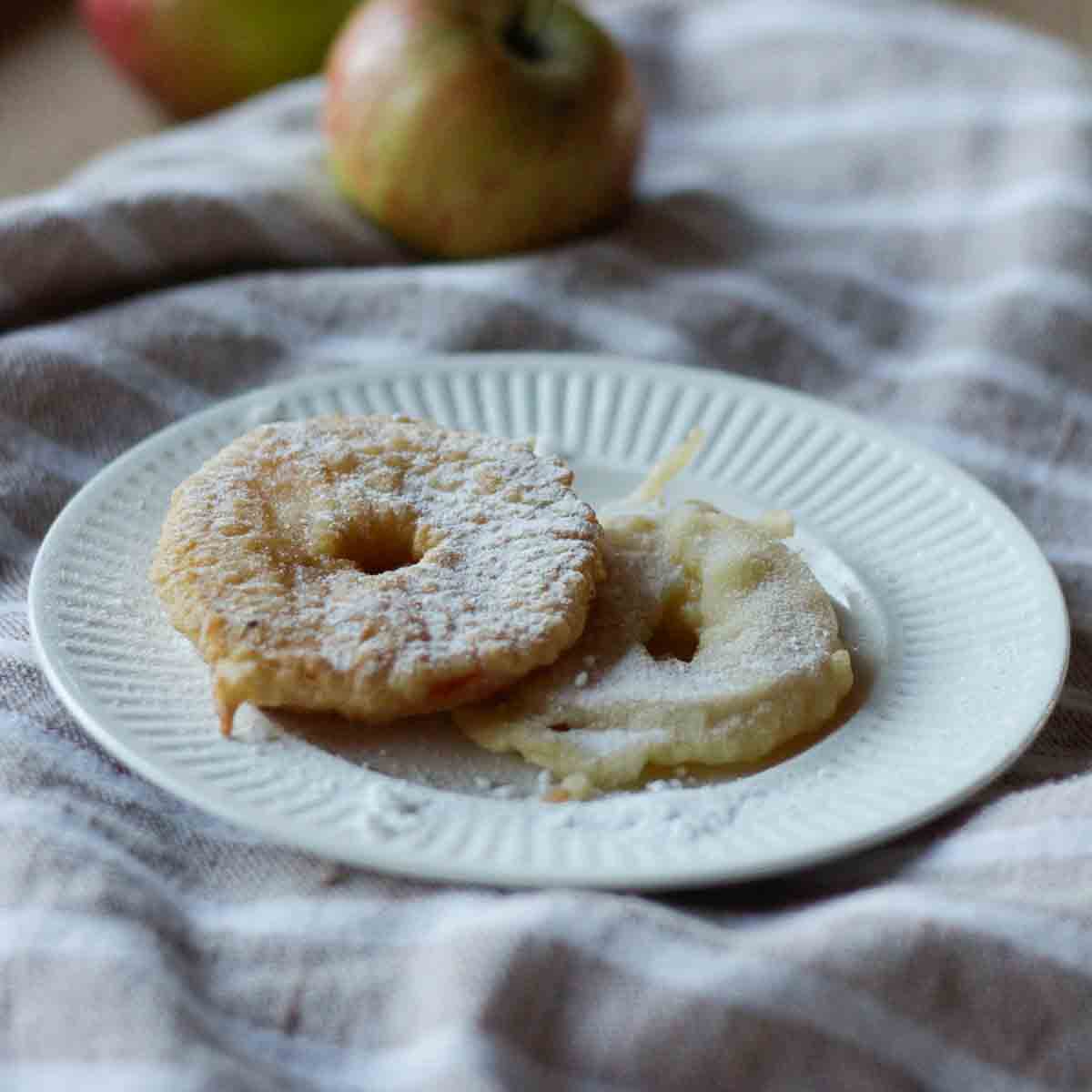 Gebackene Apfelringe | Baked apple Rings